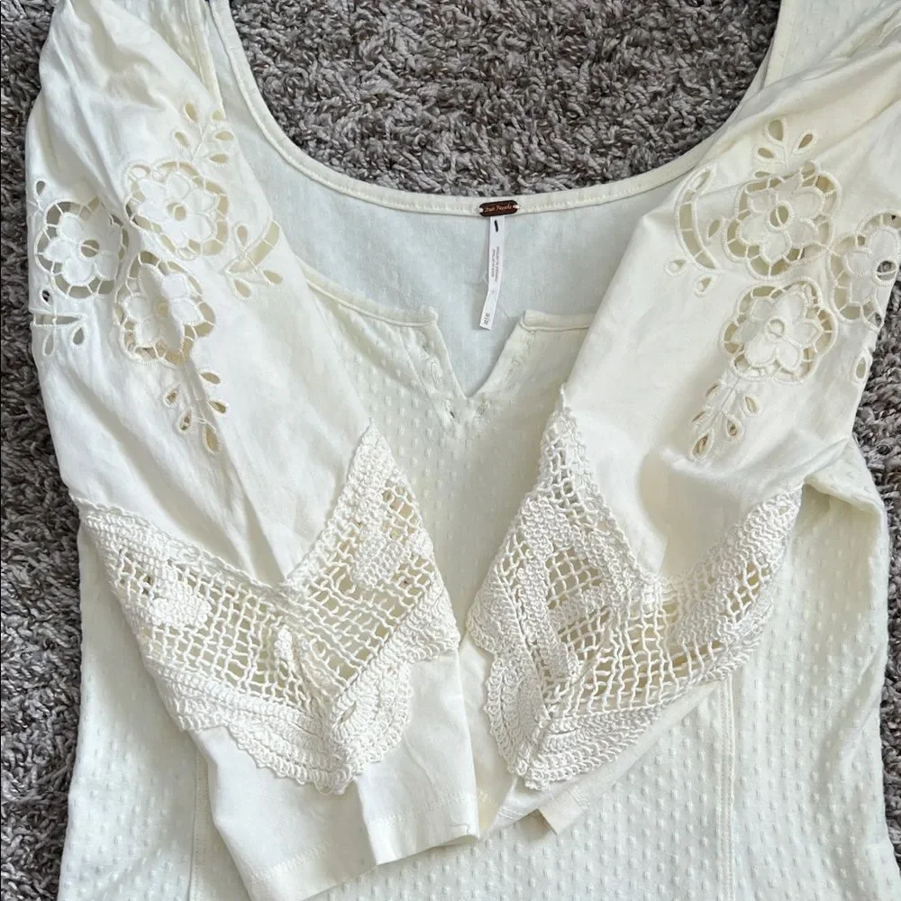 Like New! Free People Brunch Date Henley Top Ivory in Size M